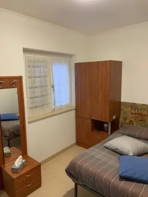 Two-room apartment opposite Coppito Hospital and University, 2.5 km from GDF
