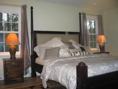 Cary Top Location Ranch Home Hotels near Waverly Place