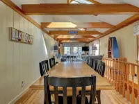 Stunning Waterfront Lake House! Hotels in Wakefield