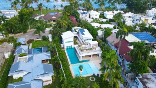 Luxury 5 Bedroom Staffed & Serviced Villa on Beachfront Community of Cap Bonita