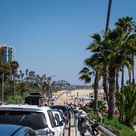 Chic Condo w Parking, AC and Steps to Beach and Convention Center