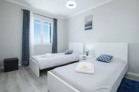 Vistamar Ilhéu Отели рядом с достопримечательностью «Marina de Vila Franca do Campo - Azores Islands»