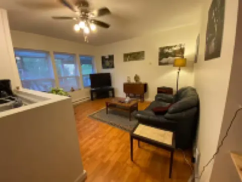 Cowichan Bay Private Entrance 1-Bdrm Suite Quiet Hotels in Cowichan Bay