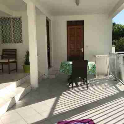 For a romantic moment Others