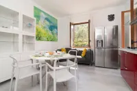 Newly refurbished spacious 2 bedroom apartment in Marciano with amazing sea view