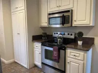 Business Class / Family Vacation / Large back yard