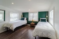 Boutique Home By The Falls