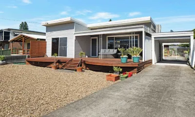 beach baby Hotels near Aspen Holidays Barlings Beach | Tomakin