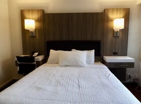 The Dylan, a Baymont by Wyndham Отели рядом с достопримечательностью «William Traver Gallery»