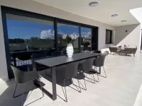 Villa Valenina with heated pool in Croatia, 300 metres from the sea. Hotels in Brtonigla