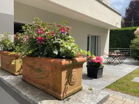 MY HUMBLE HOUSE - APPARTAMENTO IN VILLA CON VISTA LAGO