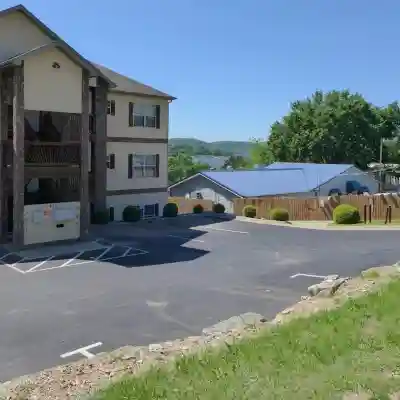 Lakeview Penthouse, Amazing Views—3BR/2BA Relax in Branson Condo, Indian Point Hotel Exterior