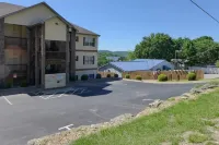 Lakeview Penthouse, Amazing Views—3BR/2BA Relax in Branson Condo, Indian Point
