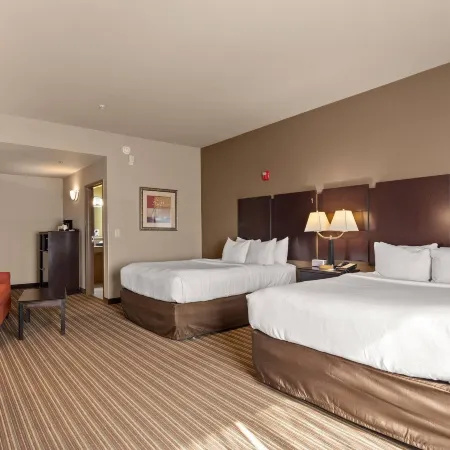 Portland Inn & Suites
