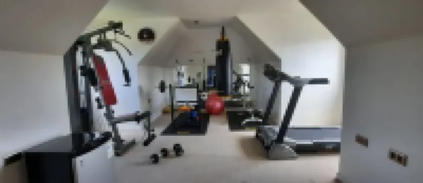 EXCLUSIVE PINGUERAL HOUSE