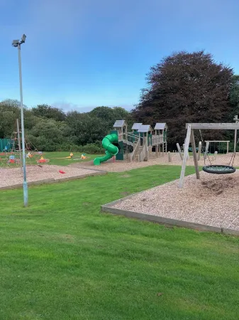 Sunshine chalet pet friendly sleeps 4 Отели рядом с достопримечательностью «The Burton at Bideford Art Gallery and Museum»