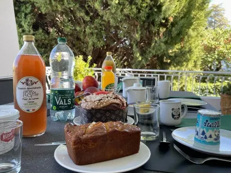 Magnificent villa with swimming pool and gym Отели в г. Обена