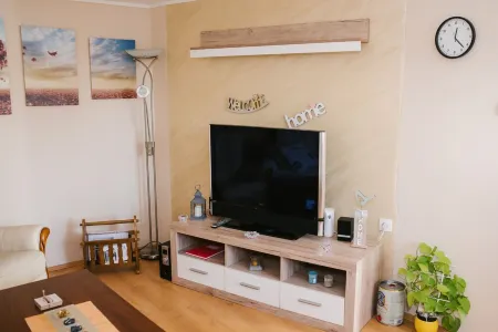 Beautiful cozy apartmant with 2 bedrooms, living room, free parking and wifi