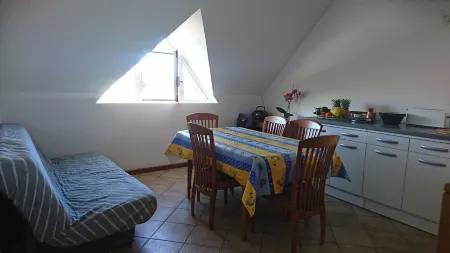 F4 between sea and mountain