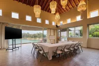Tau House Hotels in Guatape