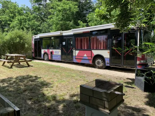 Unusual 4-person accommodation with swimming pool Hotels in Roanne