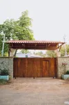 Spacious 5-bedroom house with capacity of 20+ people in Playa Metalio Sonsonate Hotele w: 