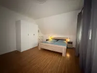 Cozy vacation apartment "Hasenwiese" for 4 people in a quiet location Hotels in Meerbusch