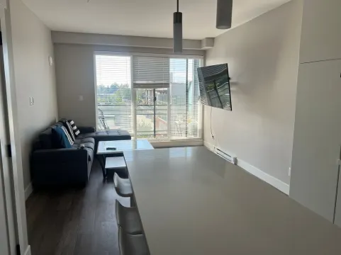 Central Condo in Willoughby