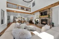 Luxurious Executive Rental - 3Bed / 3 Bath - 30+ Days Required