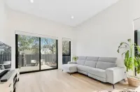 The Grand Luxe Villa (Unit 3/64)