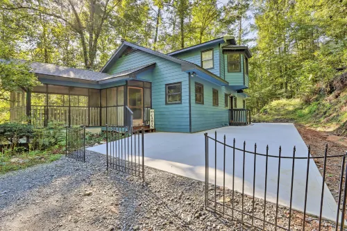 Custom-Built Luxury Cabin w/ Tesla Charger!