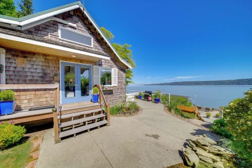 Waterfront Gem w/ 2 Patios on Camano Island - WiFi