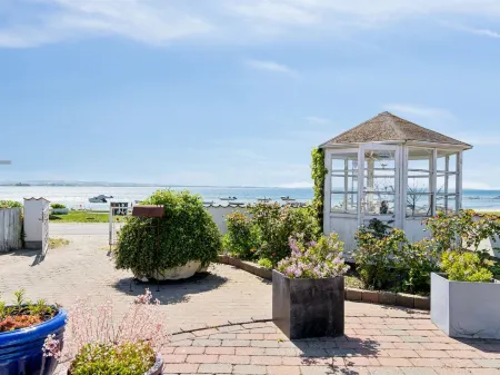 "Michel" - 25m from the Sea