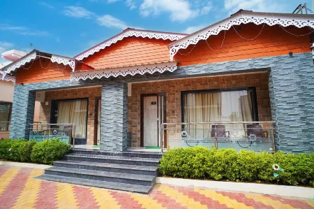 Resort Rath Inns - Beach Walking Distance