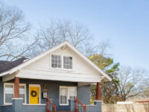 Charming 4-bedroom 3bath house in terrific Florence with WiFi, AC