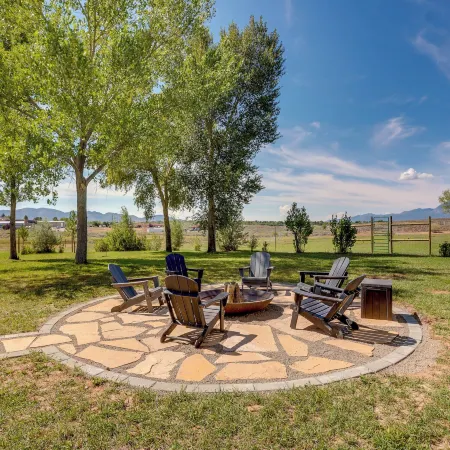 Cortez Retreat w/ Hot Tub - 11 mi to Mesa Verde!