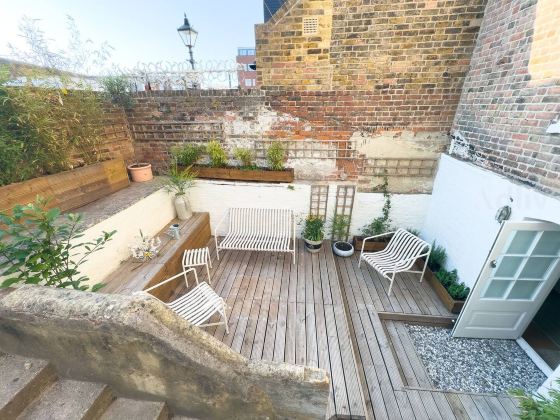 Georgian Luxury Margate TownHse Sleeps 11 by Adliv