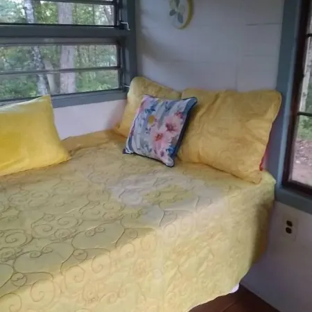 "Nomad" tiny home on 11 acre park-like farm