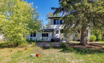 3 Mi to Pioneer Park and University Spacious Home!