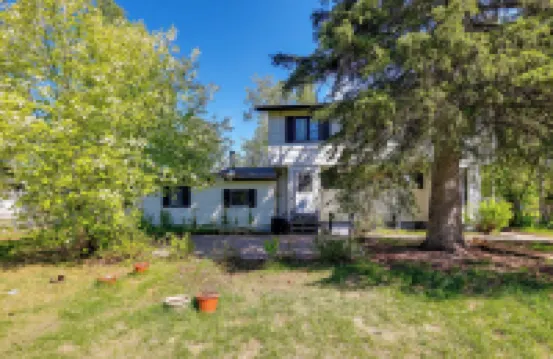 3 Mi to Pioneer Park and University Spacious Home!