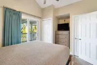 Beach House Getaway - Kayaks - 2Br 2.5BA Coastal Villa