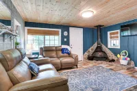 Kingston Cabin Rental Walk to Lake Texoma Beaches - 3-Star