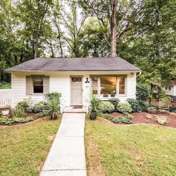 UNC Cottage- near Univ/Hospital, YMCA, Franklin St