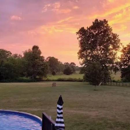 Beautiful farm stay apartment, rural Georgetown KY