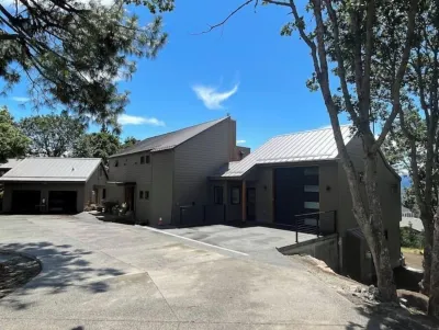 Casa  Buena Vista-Outdoor Hot Tub and Sauna Hôtels à proximité de : Marina Park