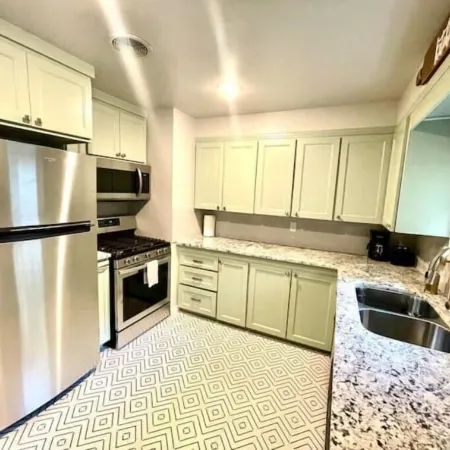 Just like HOME! Comfy KING bed, REMODELED! CLEAN!