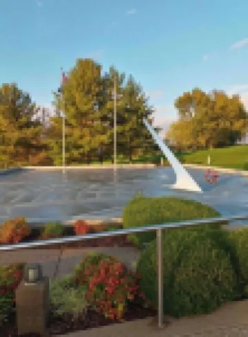 Farmhouse Cottage local Horse farms, Distilleries, Winery Tours, walking trails. Hotels in Woodford County