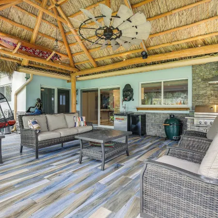 Furnished Patio + Gas Grill: Deerfield Beach Home Hoteles en Lighthouse Point