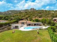 Luxe Cote Stay- Elegant Villa