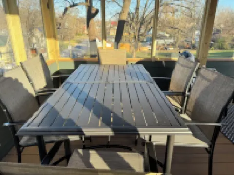 Gorgeous Historic Victorian - 4 bedrooms 2 bathrooms - 4 Blocks Walk to Town